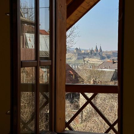Tisnyi 7 Guest House Kamianets-Podilskyi Exterior foto